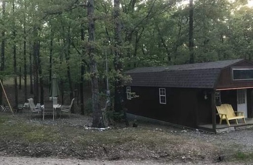 Mount Ida Casa | Sleep 7 at Fox Den Cabin, Near Lake Ouachita