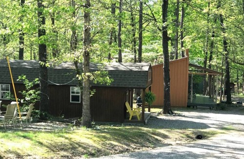 Mount Ida Casa | Sleep 7 at Fox Den Cabin, Near Lake Ouachita