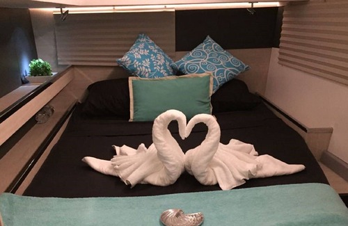 Centro de Cancún Alquiler De Eote | Dormir en un catamarán en Puerto Isla Mujeres