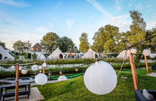 Notter Cabina | Sleep in this cozy bell tent at our cozy harbor!
