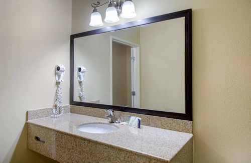 Oildale Hotel | Sleep Inn & Suites Bakersfield North