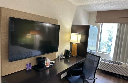 Columbus Hotel | Sleep Inn & Suites Near Columbus - State University Area