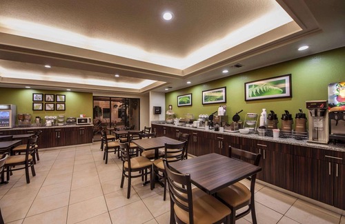 Tulsa Hotel | Sleep Inn & Suites Tulsa Central I-44