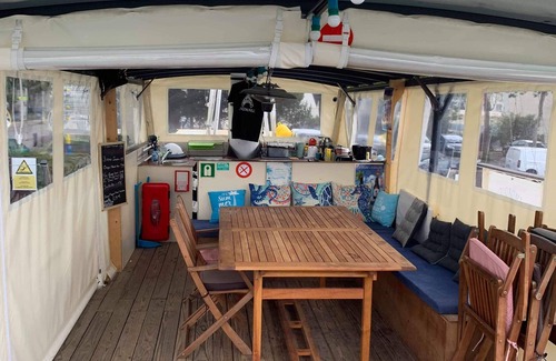 Quiberon Alquiler De Eote | Sleep on a comfortable heritage boat