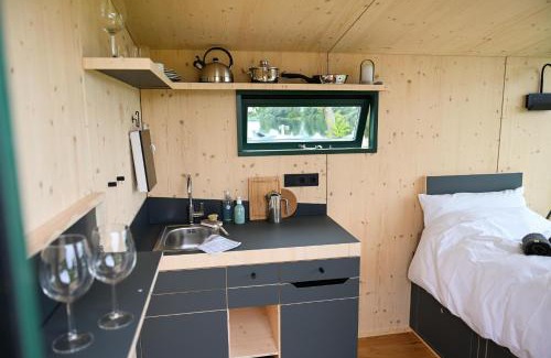 Suderstapel Casa | Sleep Space 1 - Green Tiny Spot Eider