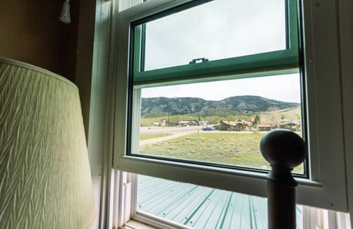Centennial Apartamento | Sleep up to 4 - 2 Queens in Historic Centennial Hotel
