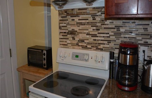 Winchester Apartamento | Dormir hasta 4 invitados nuevo apartamento. 10 minutos a Boston fácil a la I-93