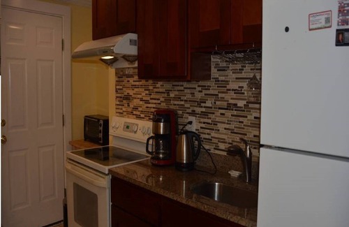Winchester Apartamento | Dormir hasta 4 invitados nuevo apartamento. 10 minutos a Boston fácil a la I-93
