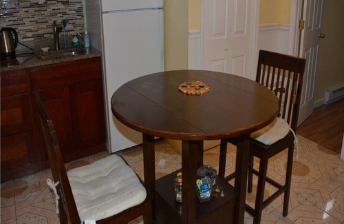 Winchester Apartamento | Dormir hasta 4 invitados nuevo apartamento. 10 minutos a Boston fácil a la I-93