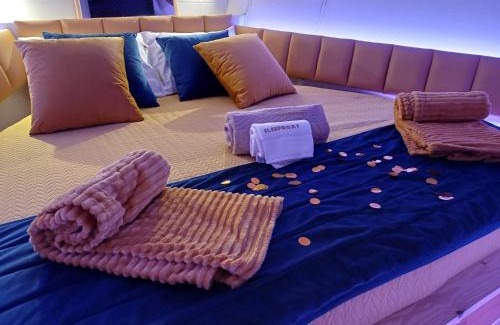 Campanha Alquiler De Eote | SLEEPBOAT LuxLife Yatch