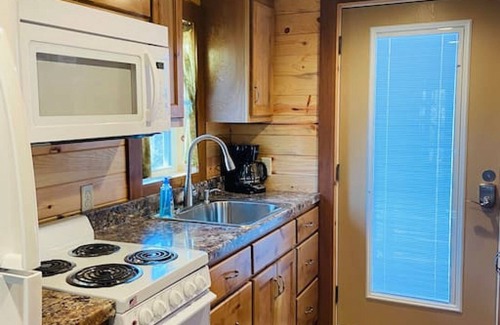 Guild Cabina | TREE HOUSE- HOT TUB, no hay registros de domingo, chattanooga cerrada 18 millas