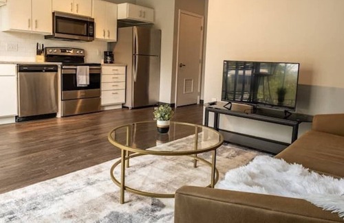 Des Moines Apartamento | Sleepover: Airy 1BD/1BA - Downtown Des Moines