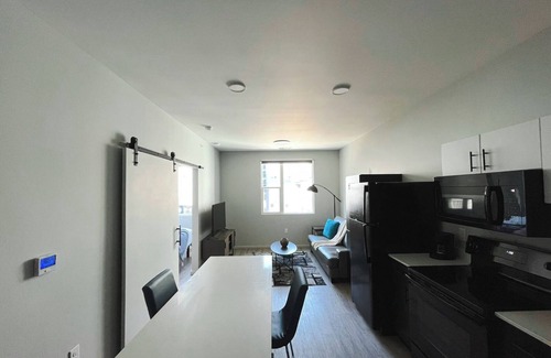 NoDo District Casa | Sleepover: Chic 1BD/1BA + Gym - Downtown Omaha