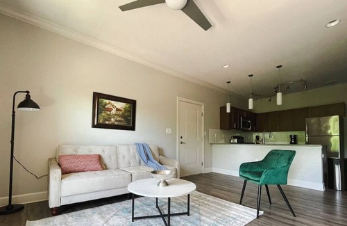 Ferndale Casa | Sleepover: Dazzling 1BD/1BA + Gym - Little Rock
