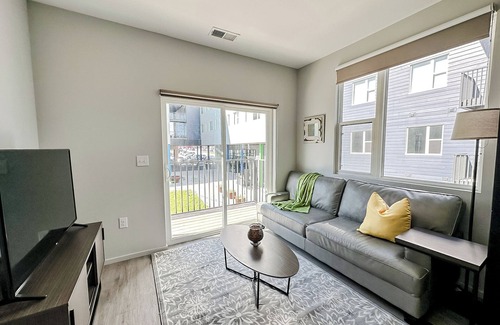 Downtown Omaha Apartamento | Sleepover: Inspiring 1BD/1BA + Balcony- Downtown Omaha