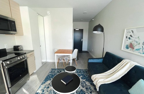 Des Moines Apartamento | Sleepover: Lavish Studio and Gym - Des Moines