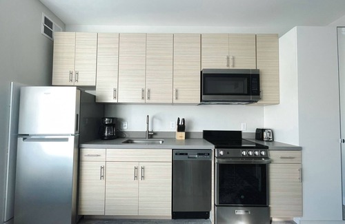 Des Moines Apartamento | Sleepover: Lavish Studio and Gym - Des Moines