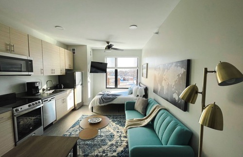 Des Moines Apartamento | Sleepover: Magnificent Studio & Gym - Des Moines