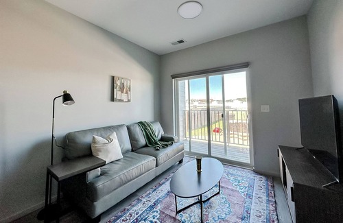 Downtown Omaha Apartamento | Sleepover: Neat 1BD/1BA + Balcony- Downtown Omaha