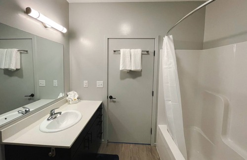 Downtown Omaha Apartamento | Sleepover: Prime 1BD/1BA + Balcony- Downtown Omaha