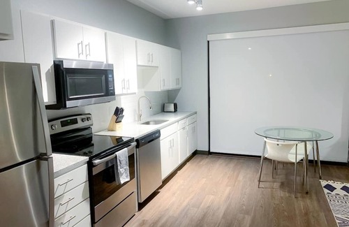 Downtown Des Moines Apartamento | Sleepover: Prime 1BD/1BA - Downtown Des Moines