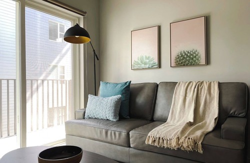 Downtown Omaha Apartamento | Sleepover: Remarkable 1BD/1BA + Balcony - Downtown Omaha