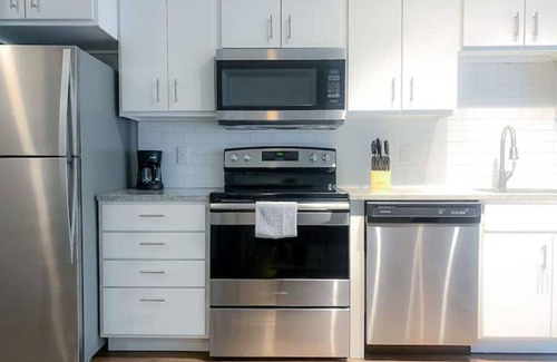 Des Moines Apartamento | Sleepover: Serene 1BD/1BA - Downtown Des Moines