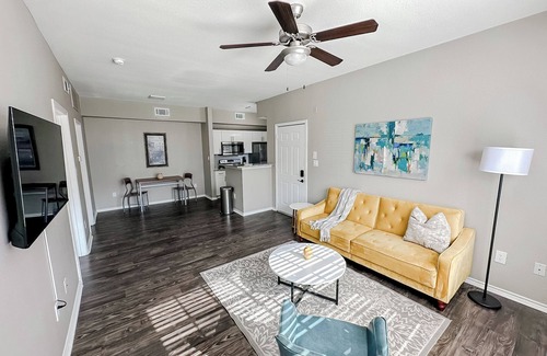 South Side Apartamento | Sleepover Splendid 1BD/1BA + Gym Corpus Christi