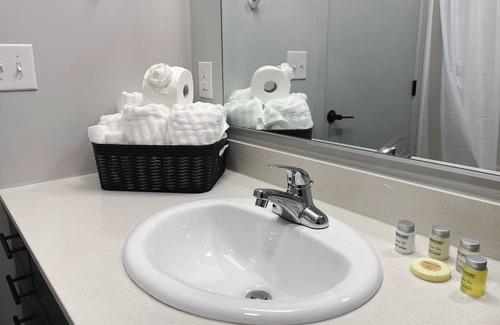 NoDo District Apartamento | Sleepover: Superior 1BD/1BA + Balcony- Downtown Omaha