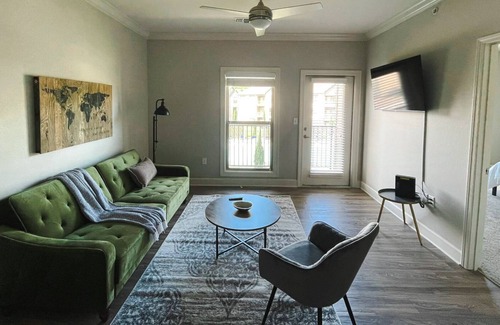 Ferndale Apartamento | Sleepover: Vibrant 1BD/1BA + Gym - Little Rock