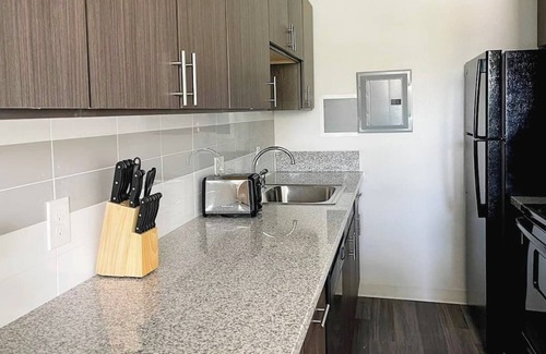 Corryville Apartamento | Sleepover: Vibrant 1BD/1BA + Gym - Downtown Cincinnati