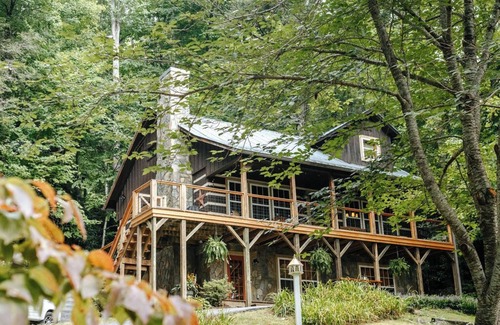 Banner Elk Cabina | Sleeps 10~Boone area getaway! Waterfalls,trails, Grandfather Mtn & wineries.