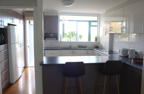 Kooringal Casa | Sleeps 10, Firepit, FREE Firewood