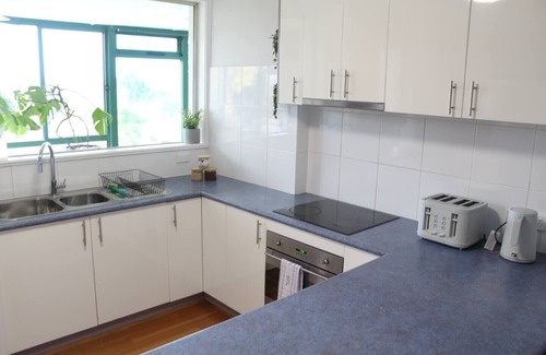 Kooringal Casa | Sleeps 10, Firepit, FREE Firewood