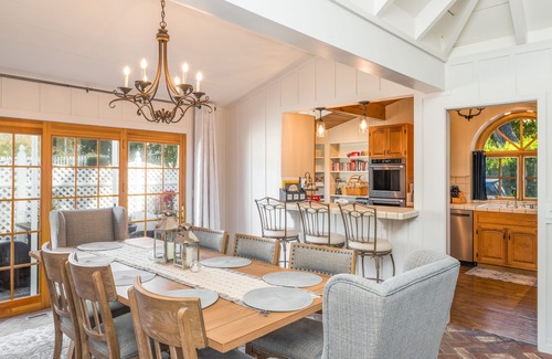 Northwest Carmel Cabaña | Capacidad para 10 personas con 3 baños completos -Carmel, Peace of Heaven Cottage-