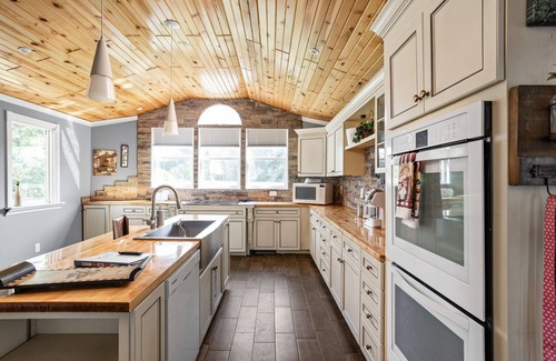 Westfield Casa | Sleeps 12+/Batting Cage/Theater!