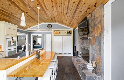 Westfield Casa | Sleeps 12+/Batting Cage/Theater!