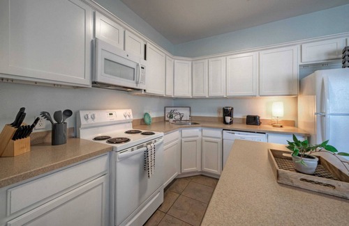 Port Aransas Cabaña | Sleeps 12 w/ Pool + Short Walk to Beach Costa Bahia Dual Retreat