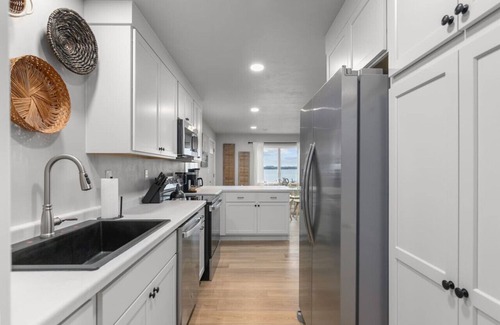 Shawano Casa | Sleeps 13! Lake Front|WaterToys!