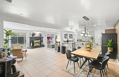 East Hemet Casa | Summer Family Fun: Pool-Hot Tub-Game Room-Gym-FirePit-BBQ