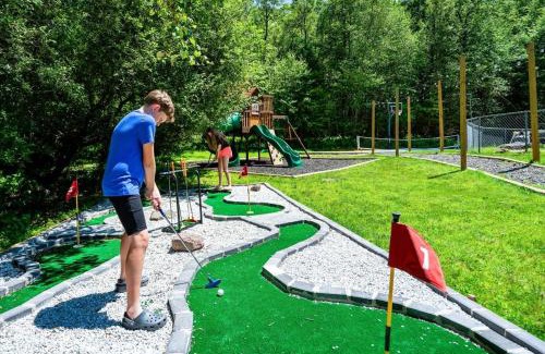 Reeders Casa | Sleeps 14 Pool Hot Tub Sauna Pickleball Arcade