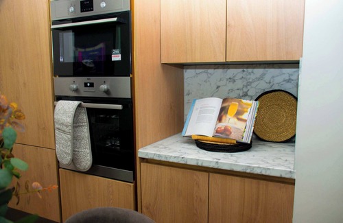 Old Trafford Casa | Sleeps 14 The Old Trafford Zen by Genesis Living