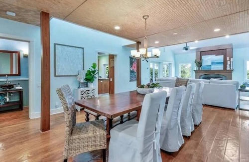 Greenacres Casa | Sleeps 15 - Hidden Bleu Tropical Mansion