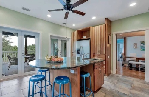 Greenacres Casa | Sleeps 15 - Hidden Bleu Tropical Mansion