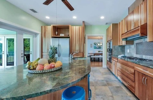 Greenacres Casa | Sleeps 15 - Hidden Bleu Tropical Mansion