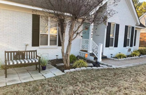 Ellendale Casa | SLEEPS 15-Shady Grove Area Home-5 Bdrms & flex area 6th Bdrm, in vibrant Memphis