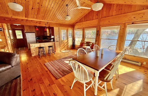 Harrison Cabaña | SLEEPS 15 WITH A PRIVATE SANDY BEACH ON LONG LAKE.