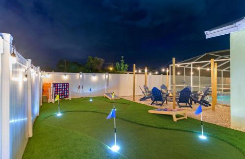 Palma Sola Casa | Sleeps 16 Heated Pool Hot Tub Fire Pit Putt Putt