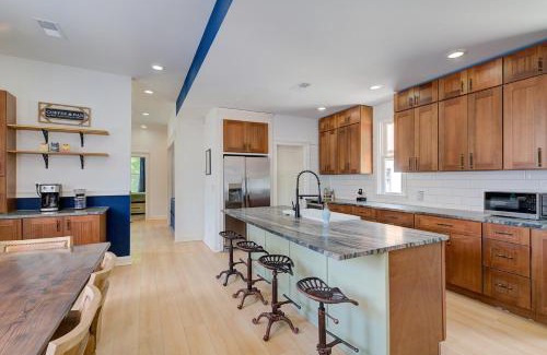 Brewers Hill Casa | Sleeps 16 Near Fiserv Hot Tub Arcade Theater