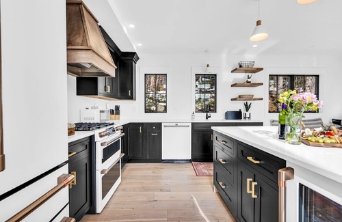 Sunday River Area Casa | SLEEPS 16! New Estate w/Amazing Views! A/C!